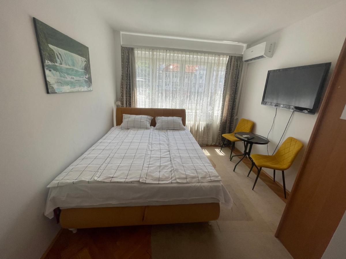 זניקה Studio Apartman Centar מראה חיצוני תמונה